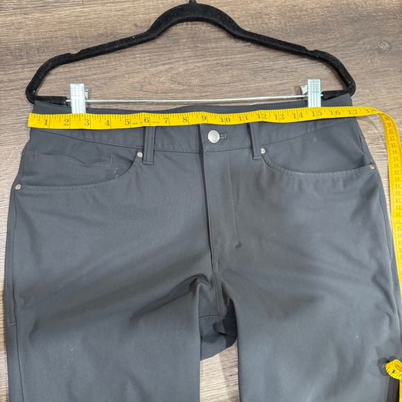 lululemon athletica Men's Dark Gray Slim pants - Picture 4 of 7